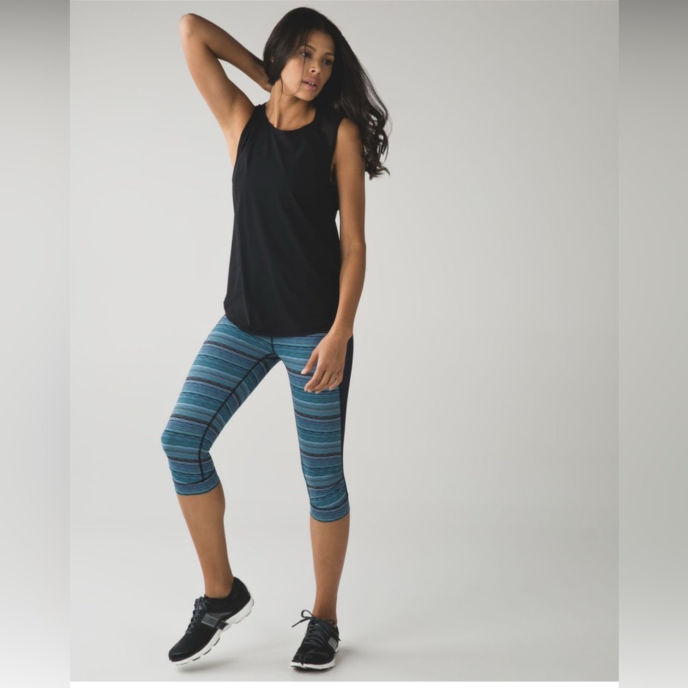 64. Lululemon Stop At Nothing Crop
 4
Space Dye Twist Naval Blue Peacock Blue